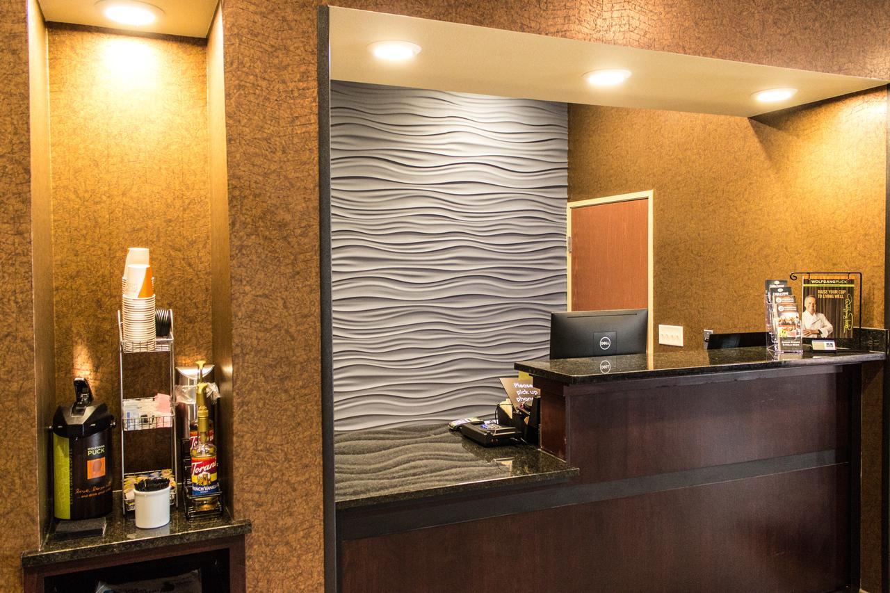 Cobblestone Hotel & Suites - Chippewa Falls Exterior photo