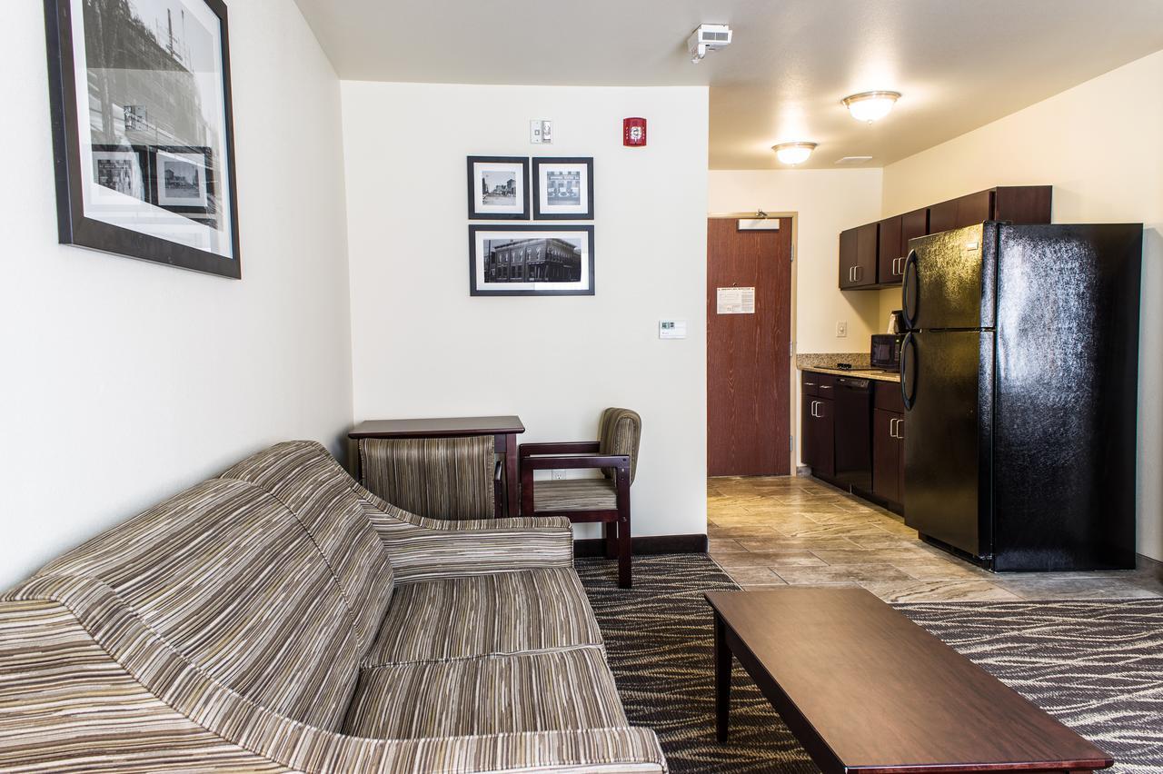 Cobblestone Hotel & Suites - Chippewa Falls Exterior photo