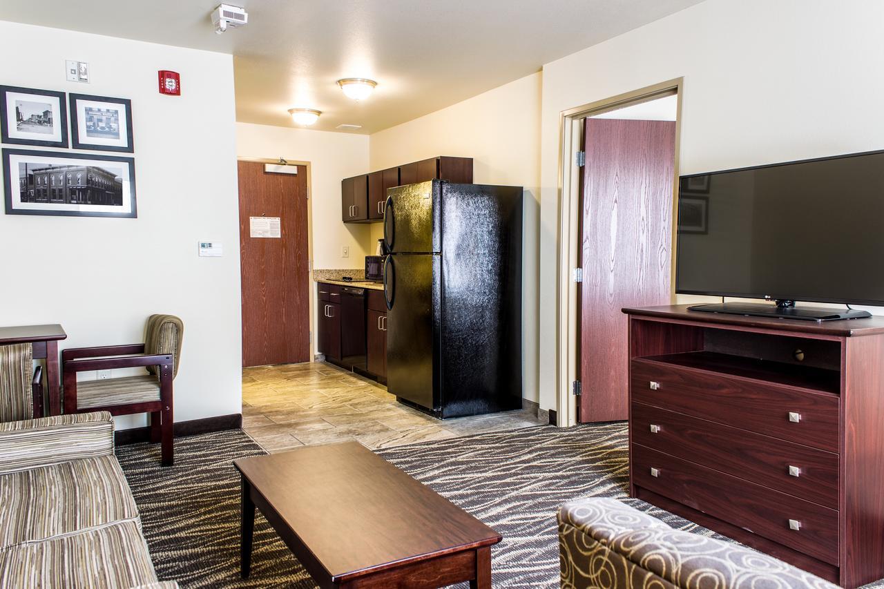 Cobblestone Hotel & Suites - Chippewa Falls Exterior photo