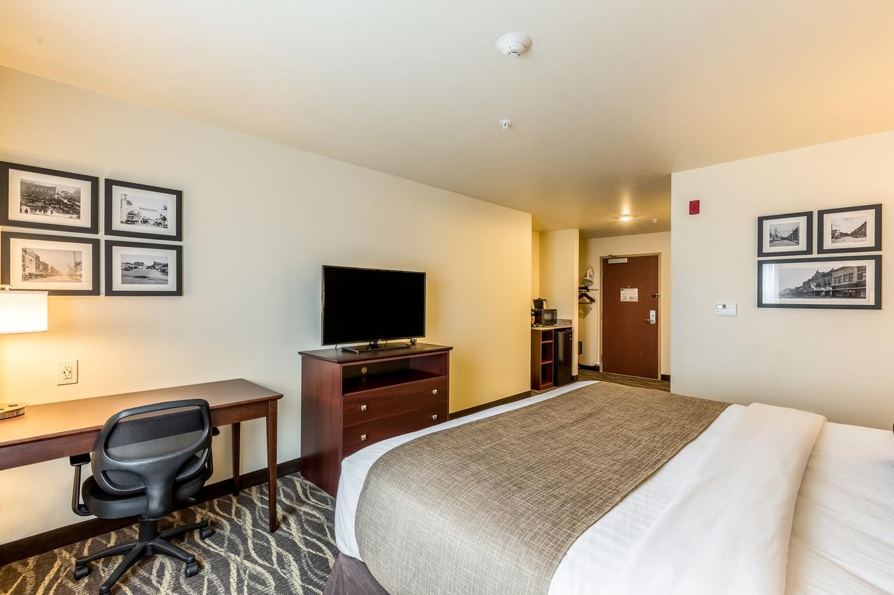 Cobblestone Hotel & Suites - Chippewa Falls Exterior photo